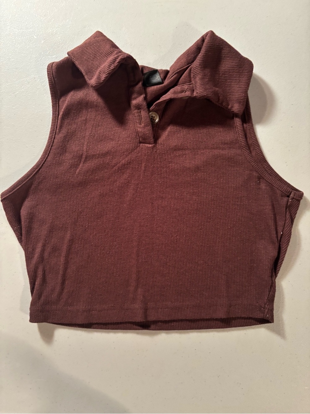 Sleeveless Collared Crop Top